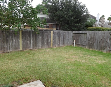 1605 Oak Point Court - Photo Thumbnail 13