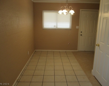 1128 Greenway Drive - Photo Thumbnail 3