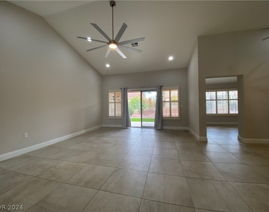 9045 Villa Ridge Drive - Photo Thumbnail 2