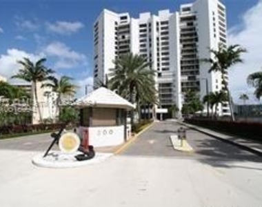 300 Se Three Islands Blvd - Photo Thumbnail 15