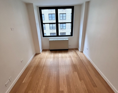 333 East 49th Street - Photo Thumbnail 5