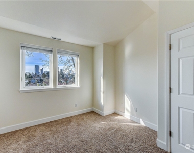 2217 E Alder Street - Photo Thumbnail 9