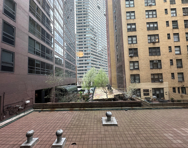 412 East 55th Street - Photo Thumbnail 9