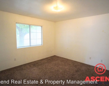 4307 Pebble Creek Dr - Photo Thumbnail 4