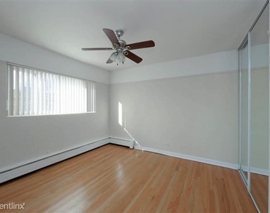 520 W Buckingham Pl - Photo Thumbnail 2