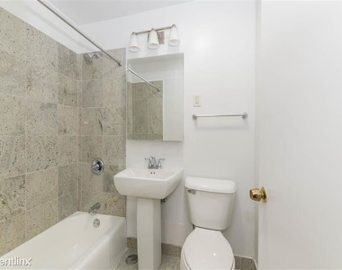 520 W Buckingham Pl - Photo Thumbnail 4