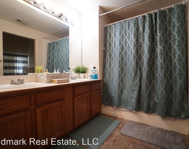 3895 Strawberry Field Grove Unit G - Photo Thumbnail 13