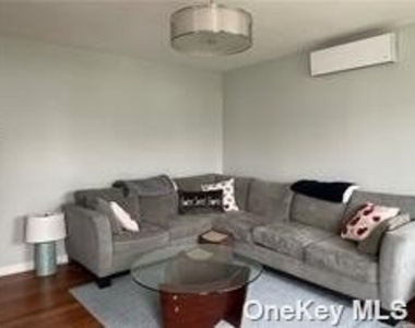 45 Albany Avenue - Photo Thumbnail 5