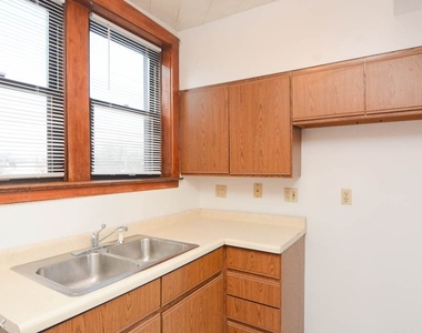 3615 N. Paulina, Unit B-6 - Photo Thumbnail 2