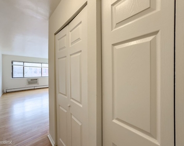 6954 N. Sheridan, Unit A504 - Photo Thumbnail 18