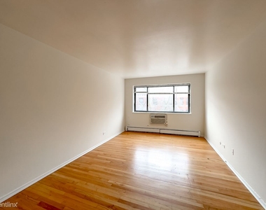 6954 N. Sheridan, Unit A504 - Photo Thumbnail 9