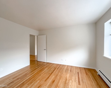 6954 N. Sheridan, Unit A504 - Photo Thumbnail 15