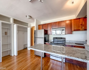 4180 N. Marine Drive, Unit A0111 - Photo Thumbnail 2