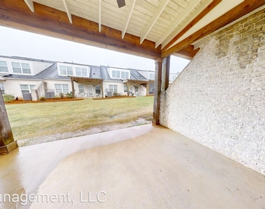 505 Cloverdale Dr - Photo Thumbnail 17