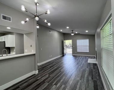 4004 Dream Oak Place - Photo Thumbnail 9