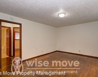 2605 E Mill Plain Blvd - Photo Thumbnail 5