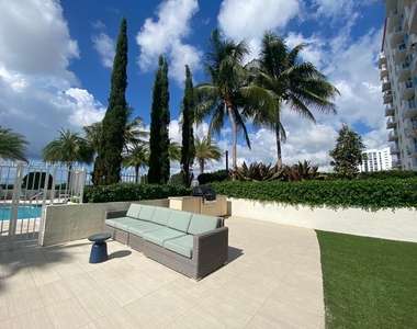 3000 Coral Way - Photo Thumbnail 18