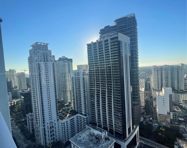 951 Brickell Ave - Photo Thumbnail 5