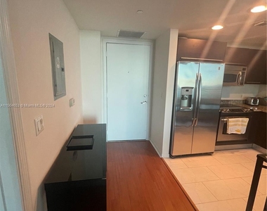 951 Brickell Ave - Photo Thumbnail 11