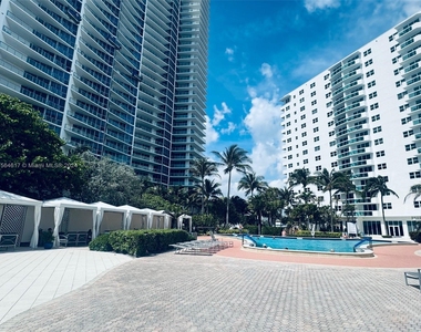 3001 S Ocean Dr - Photo Thumbnail 2