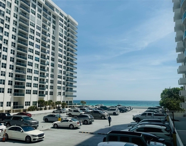 3001 S Ocean Dr - Photo Thumbnail 3