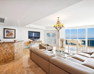 18201 Collins Ave - Photo Thumbnail 7