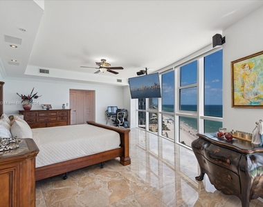 18201 Collins Ave - Photo Thumbnail 17