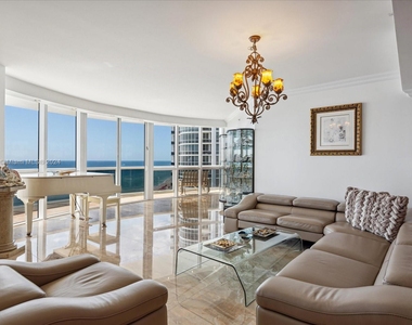 18201 Collins Ave - Photo Thumbnail 5