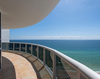 18201 Collins Ave - Photo Thumbnail 28