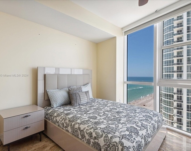 18201 Collins Ave - Photo Thumbnail 23