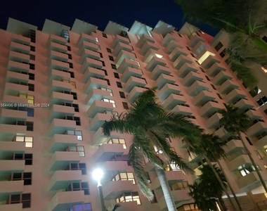 2899 Collins Ave - Photo Thumbnail 55