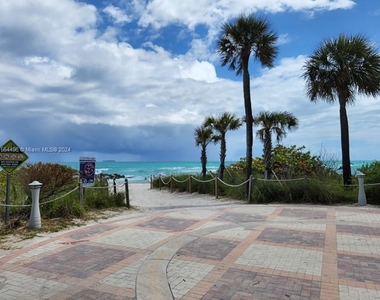 2899 Collins Ave - Photo Thumbnail 32