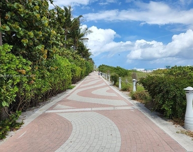 2899 Collins Ave - Photo Thumbnail 28