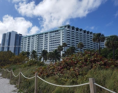 2899 Collins Ave - Photo Thumbnail 41