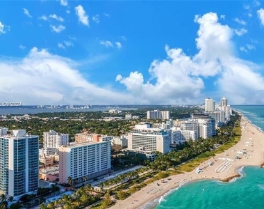 2899 Collins Ave - Photo Thumbnail 2