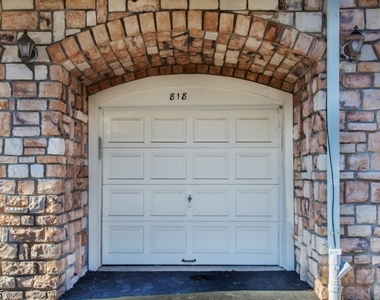 818 Kensington Ln - Photo Thumbnail 27