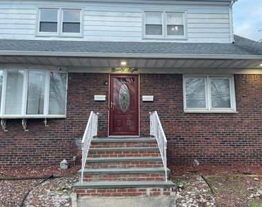 98 Magnolia St - Photo Thumbnail 0