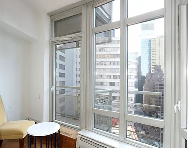 205 East 59th Street - Photo Thumbnail 6