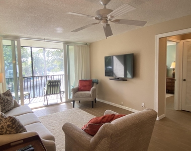 7 Royal Palm Way - Photo Thumbnail 7