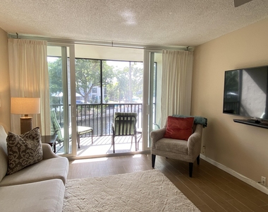 7 Royal Palm Way - Photo Thumbnail 8