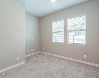 41262 W Centennial Drive - Photo Thumbnail 6