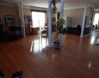 105 Lance Way - Photo Thumbnail 2