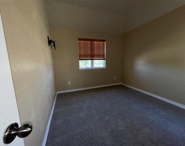 5932 Clearwater Drive - Photo Thumbnail 6