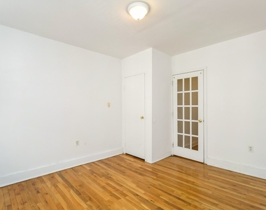 409 Bloomfield St - Photo Thumbnail 7