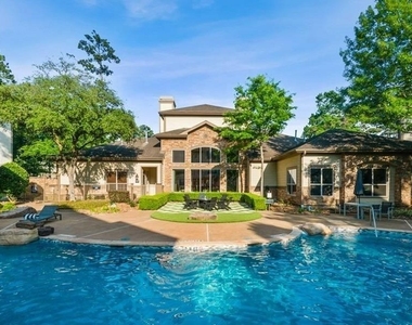 6900 Lake Woodlands Drive - Photo Thumbnail 1