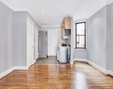 Copy of 210 East 25th Street, Unit 4re - Photo Thumbnail 0