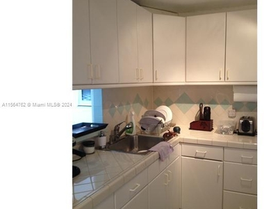 345 Ocean Dr - Photo Thumbnail 2