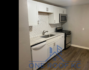 1015 Suntree Pl - Photo Thumbnail 0