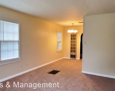 1110 N Redbud - Photo Thumbnail 3