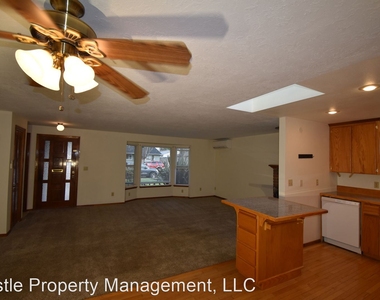 840 Sugarberry Lane - Photo Thumbnail 4